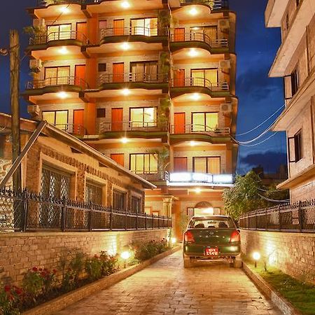 Hotel Crystal Palace Pokhara Ngoại thất bức ảnh