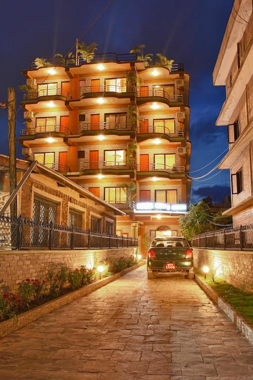 Hotel Crystal Palace Pokhara Ngoại thất bức ảnh