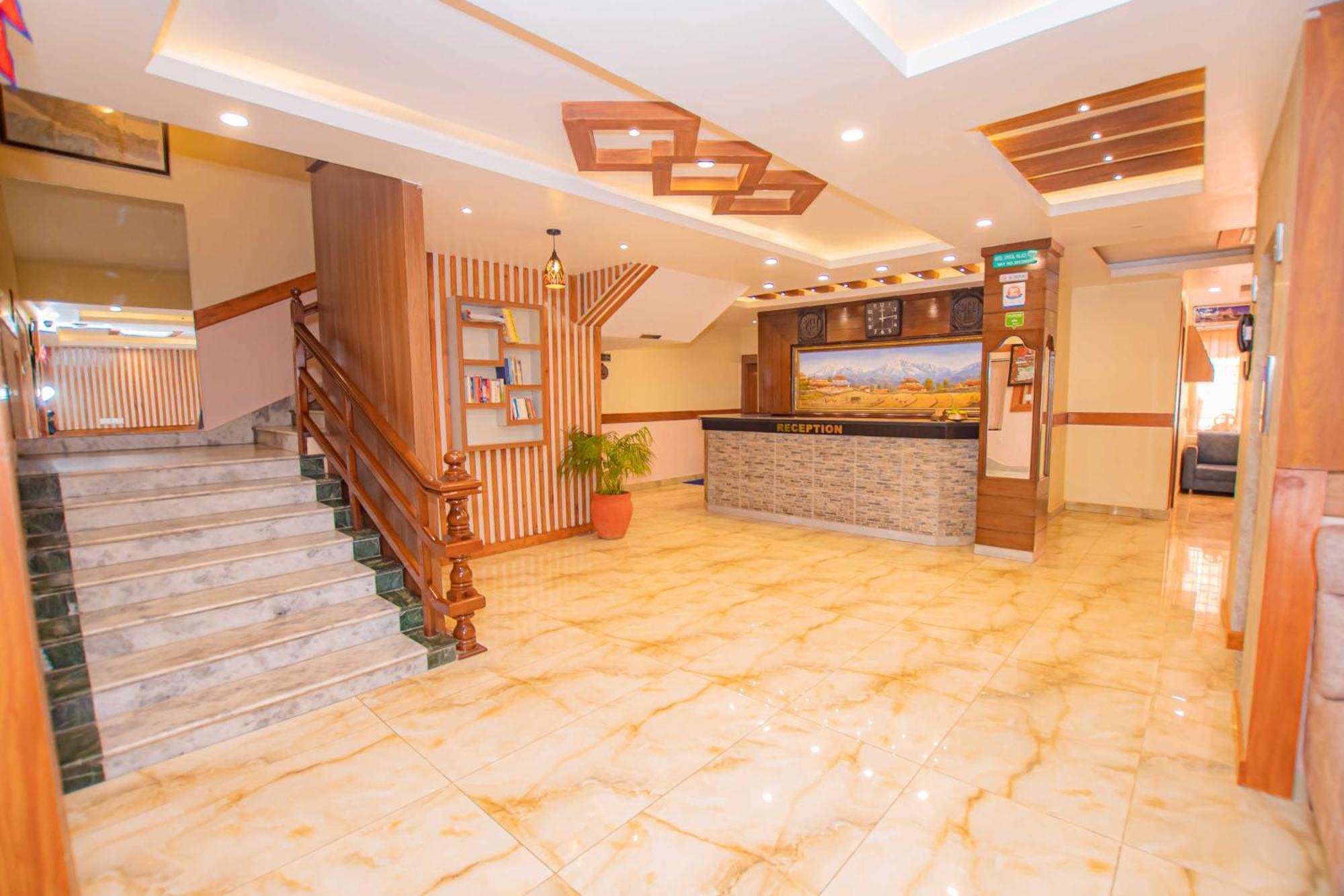 Hotel Crystal Palace Pokhara Ngoại thất bức ảnh