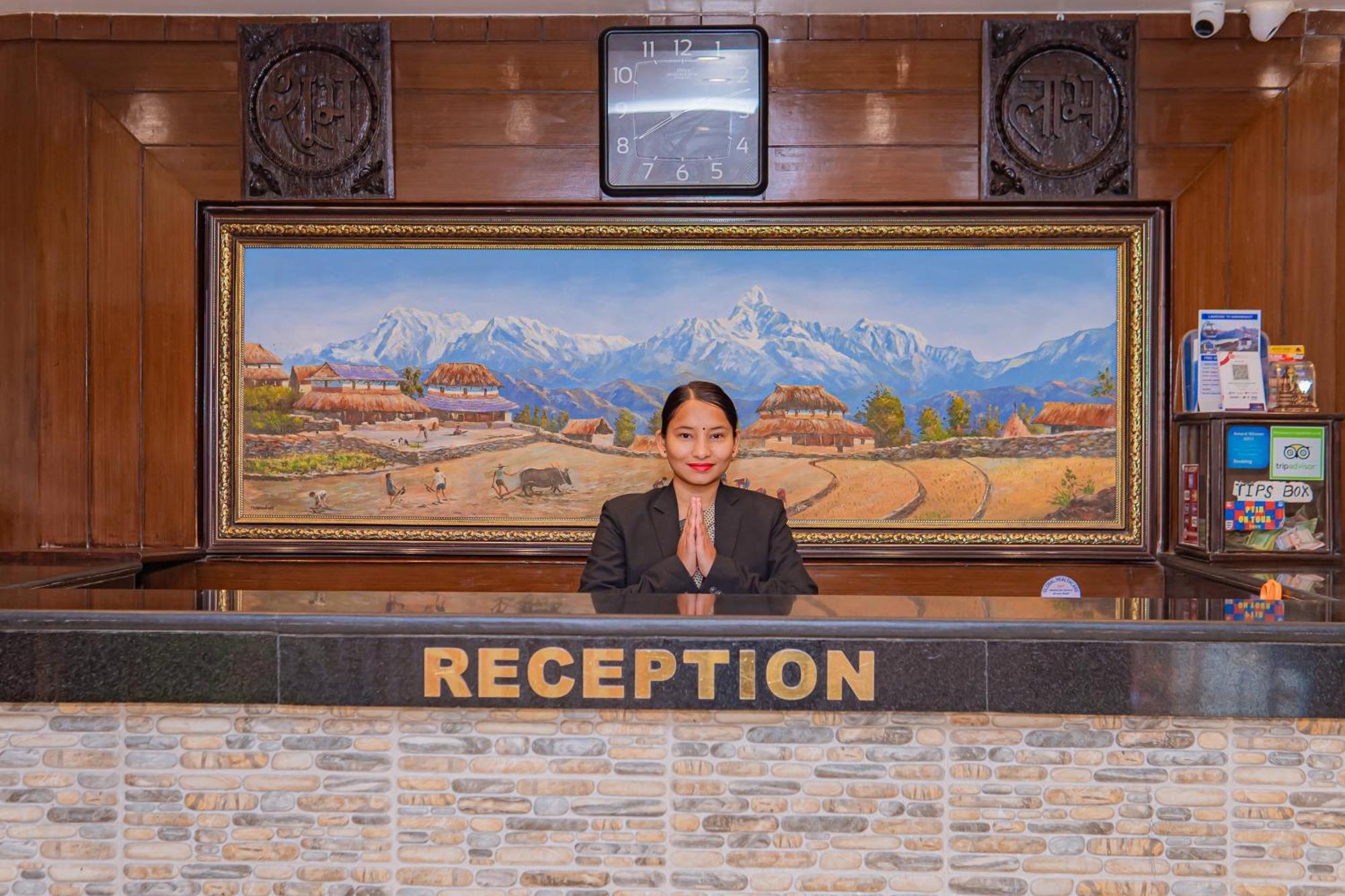 Hotel Crystal Palace Pokhara Ngoại thất bức ảnh
