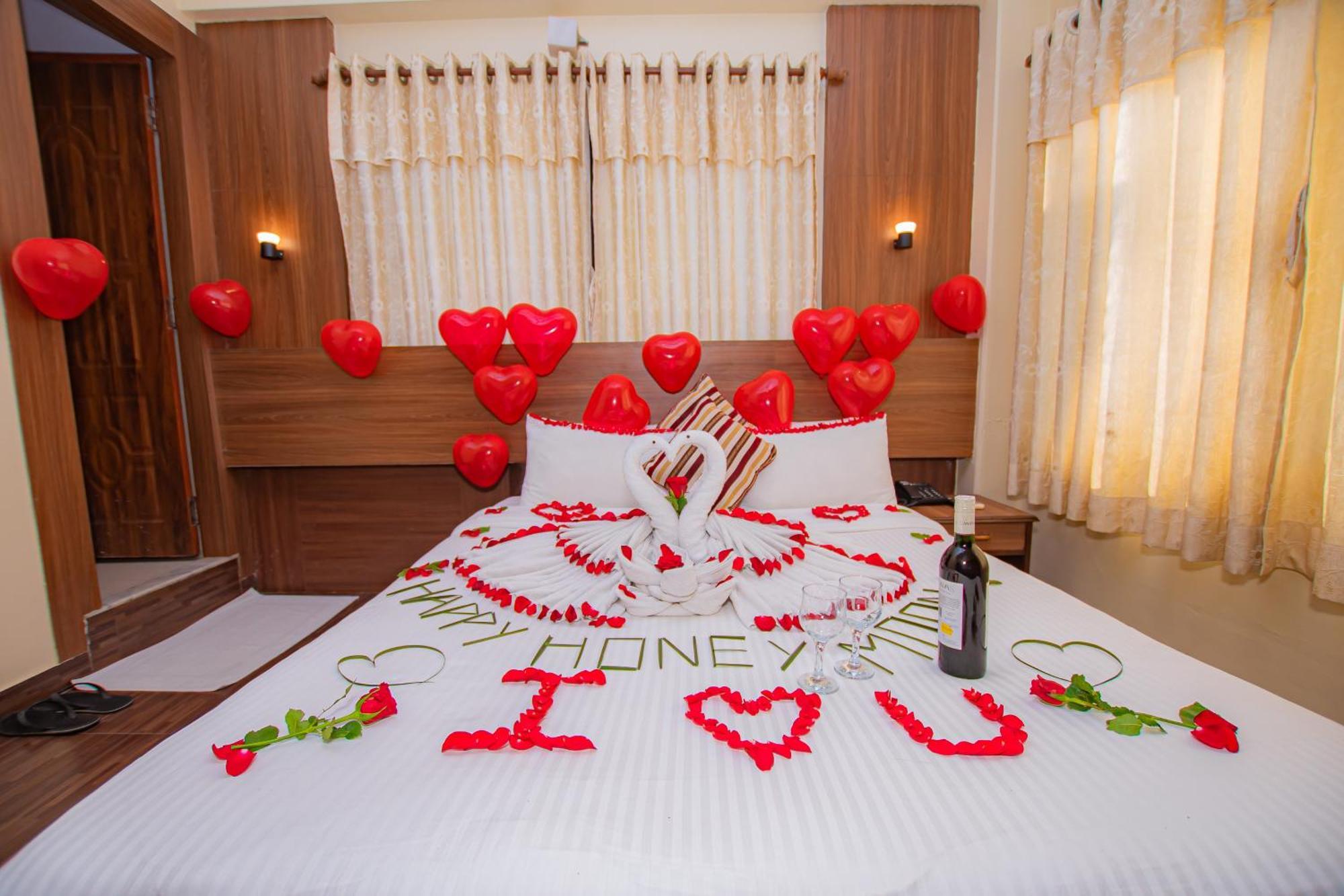 Hotel Crystal Palace Pokhara Ngoại thất bức ảnh